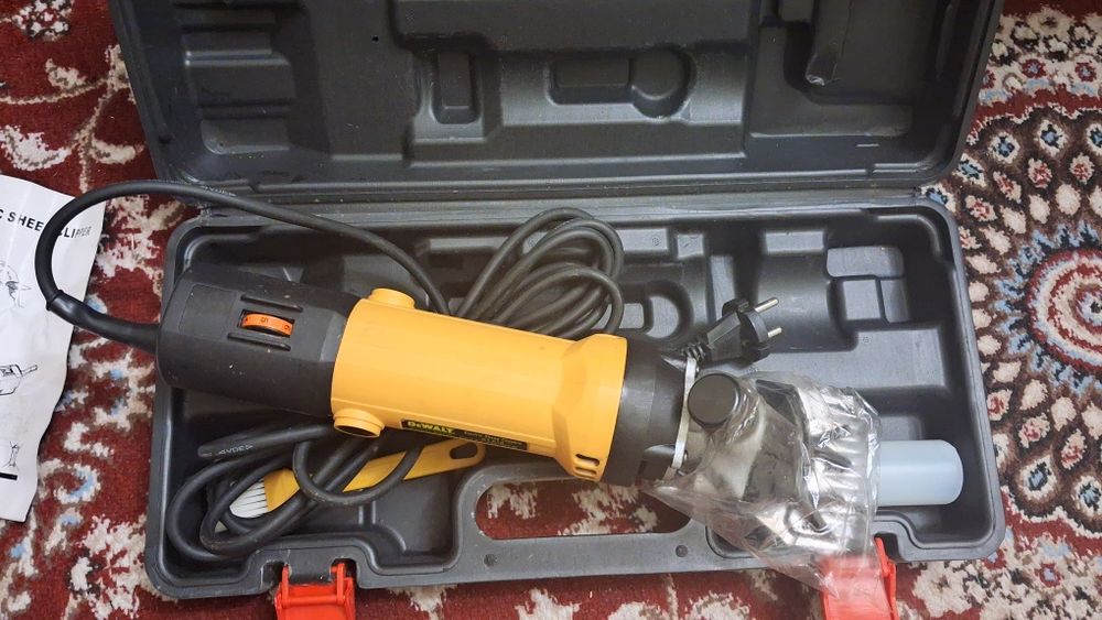 Quyni Yungini oladigon Moshinka