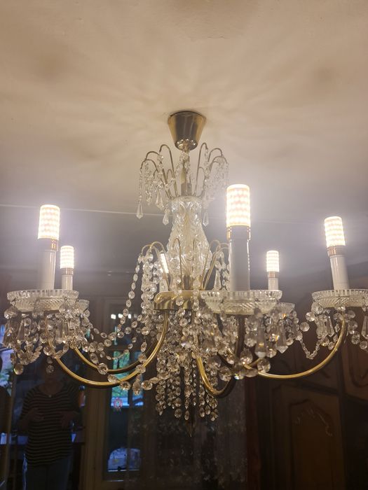 Хрустальная люстра