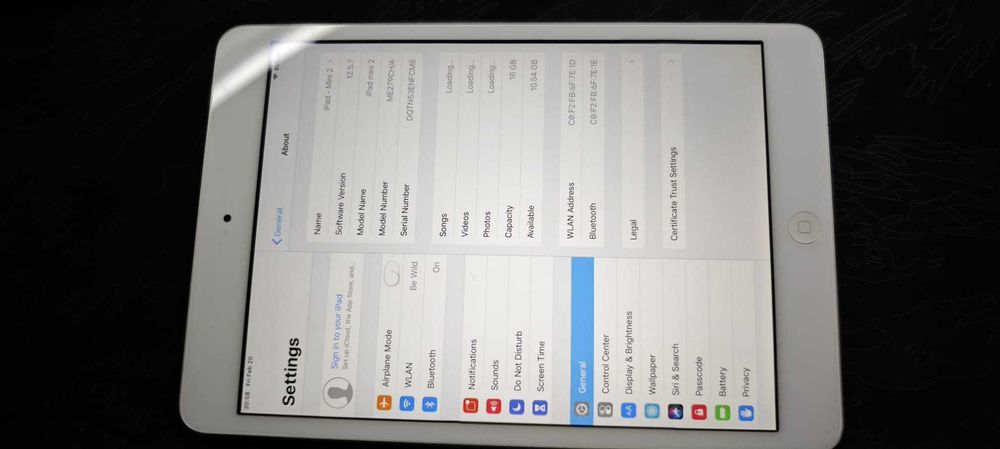 Vând mica mea colecție iPhone & iPad| X | 8 Plus | SE 2020 iCloud OFF