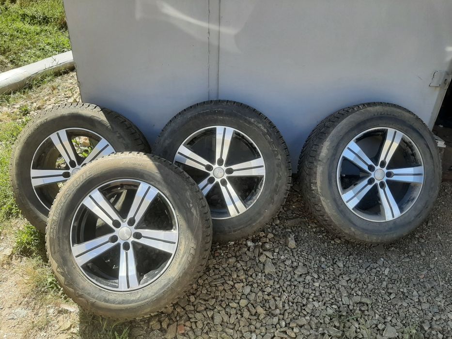 Продам диски с резиной 5*115р17