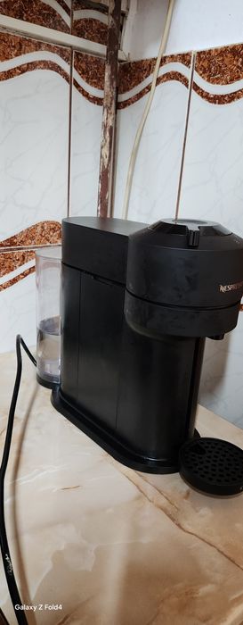 Expresor pe capsule Nespresso