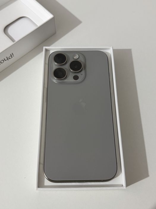 iPhone 15 Pro Natural Titanium в отличном состоянии