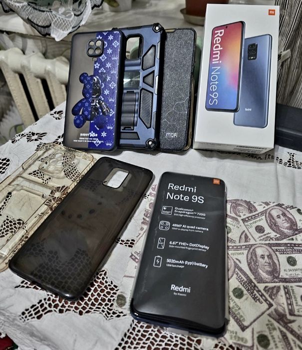 Продам телефоны 1+1