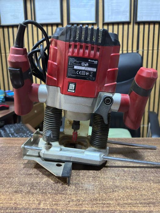 Оберфреза EINHELL th-ro 1100 e