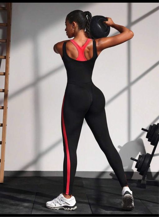 Salopeta fitness neagra cu insertii rosii