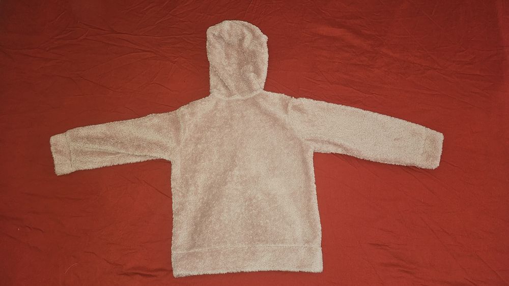 Продавам зимни якета за момиче подходящи за деца на възраст от 6 до 8