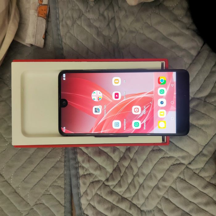 Продам Sharp aquos c10 4/64