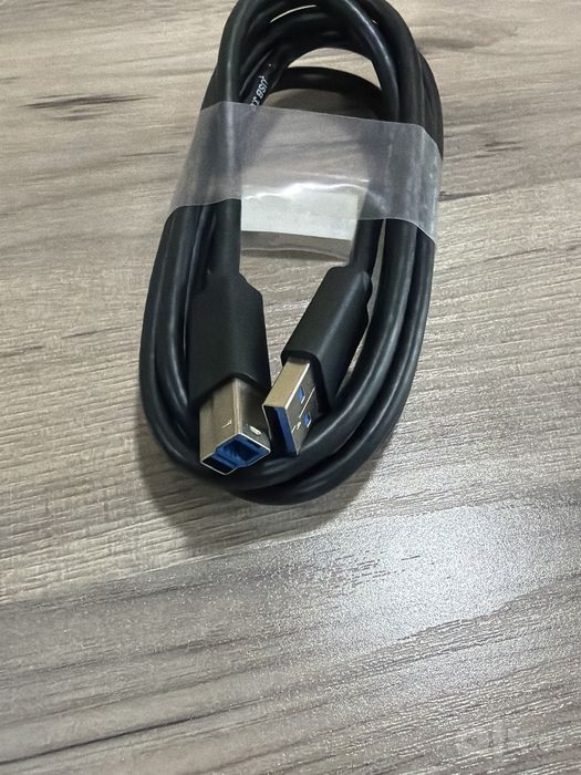 USB 3.0 Type-B, 1.85 sm. 5 Gbit/s