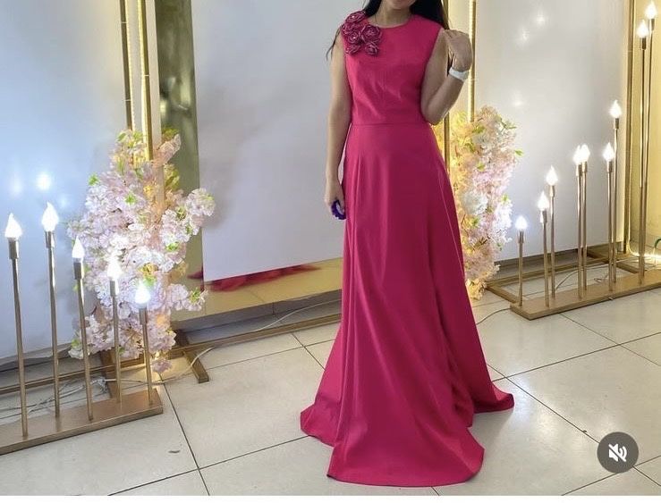 Вечерние платья в отличном состояние