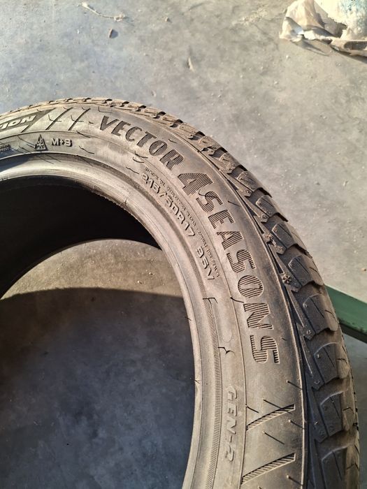 2 Anvelope All season 215 50 r17 Goodyear