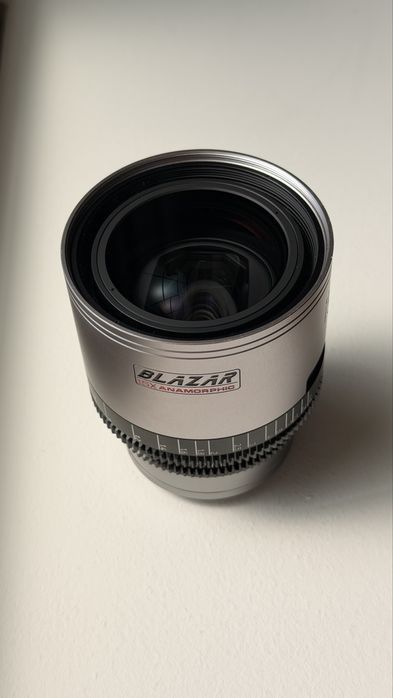 Obiectiv anamorphic 1.5X BLAZAR 45 mm T2.0 pentru Canon EF full frame / PL mount