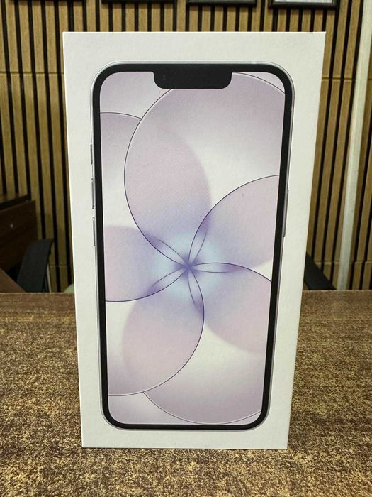 НОВ iPhone 17e 256GB White, Запечатан