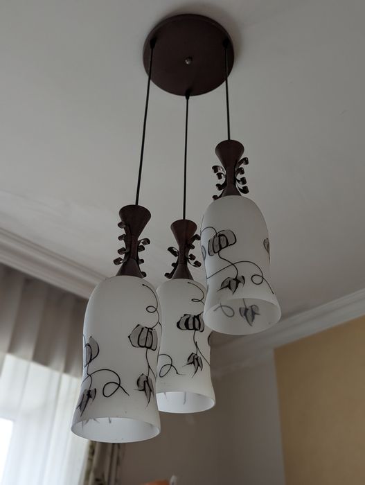 Срочно Продам люстру