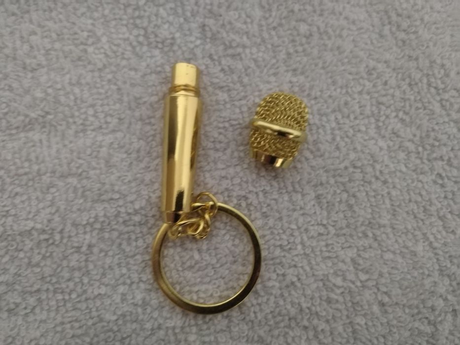 Breloc, cercei, lănțișor