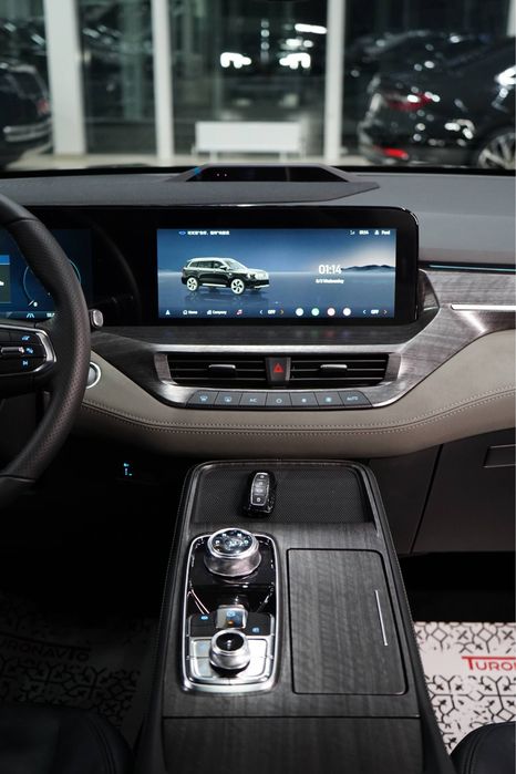 Ford Equator Hybrid 2025