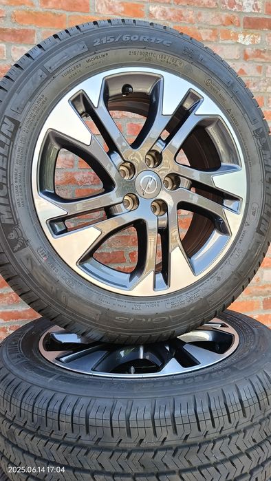 Jante bicolor  Originale Opel Vivaro,anvelope Michelin 215 60 R17 *NOI