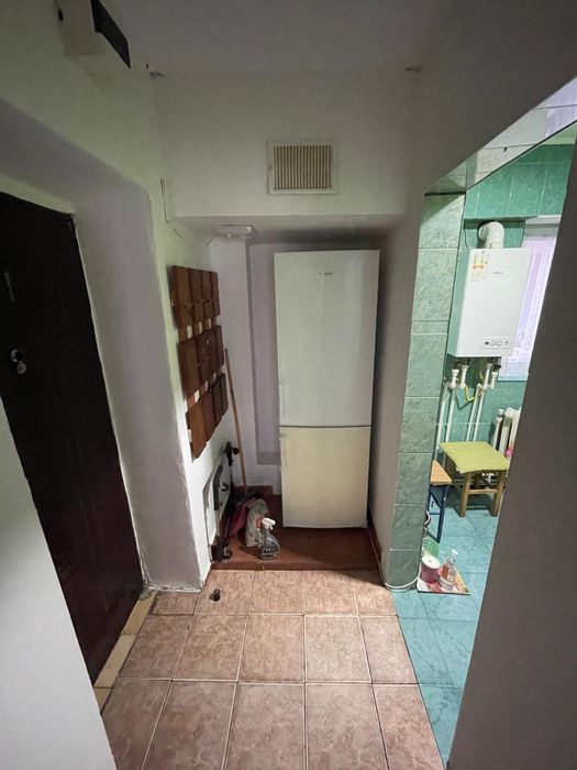 Inchiriez apartament cu 3 camere