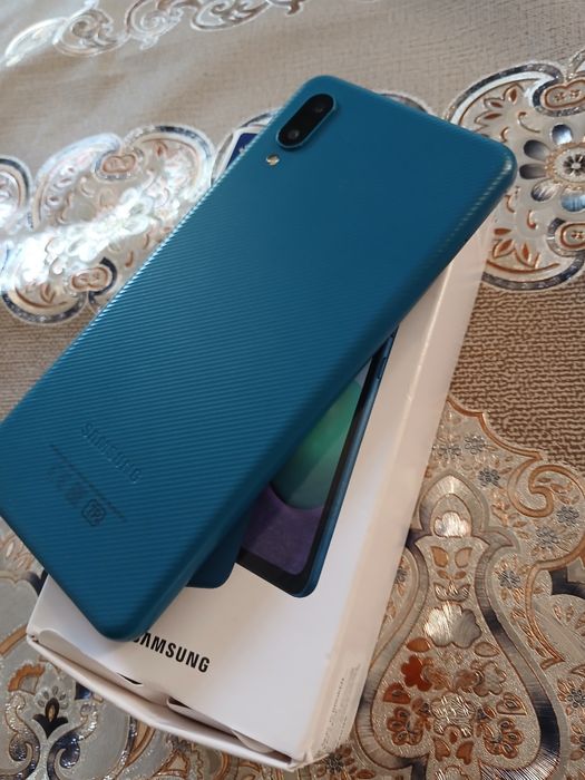 Galaxy A02 /  32gb...