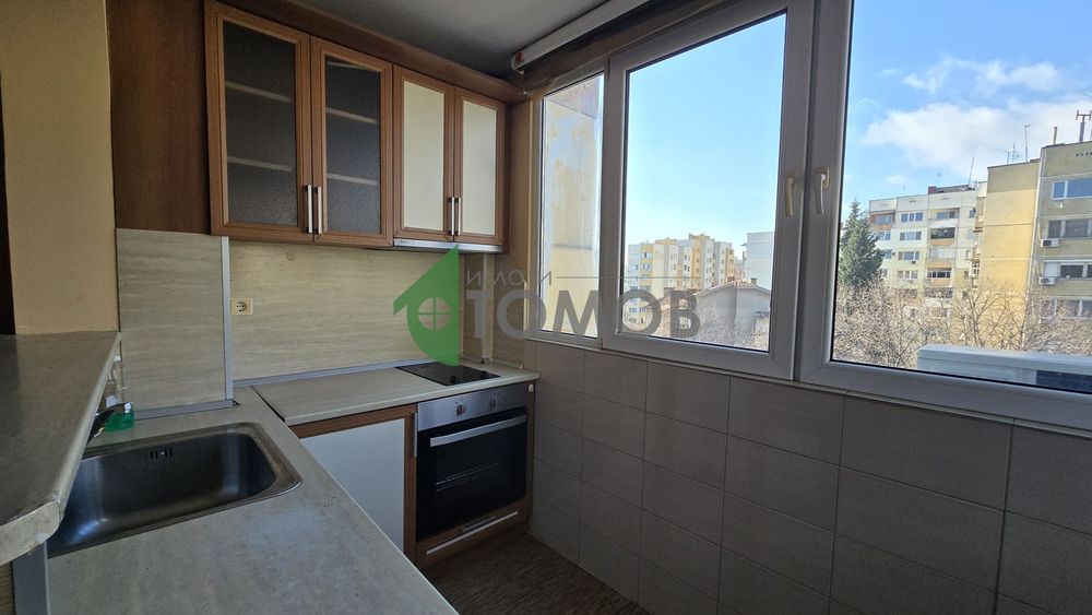 Тристаен апартамент под наем в кв. Славейков