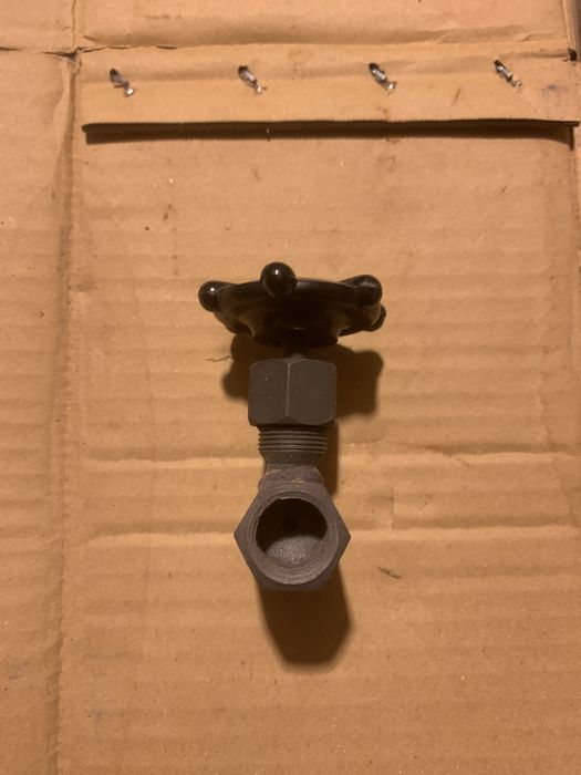 Продаю вентиль для КИПиА