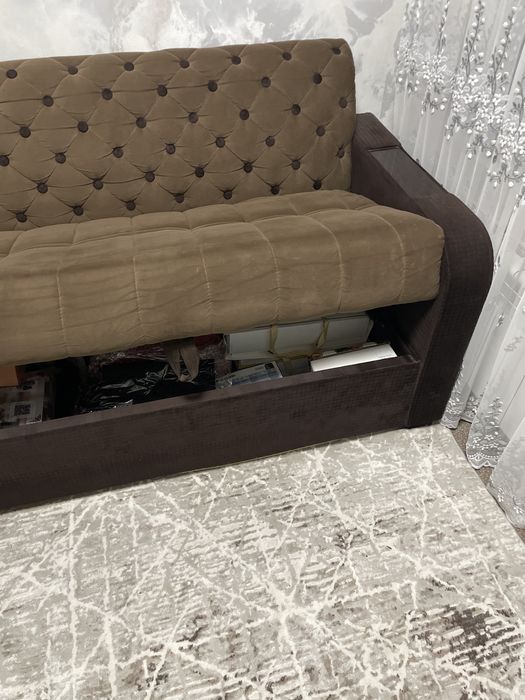 Продаётся Диван 5 летний