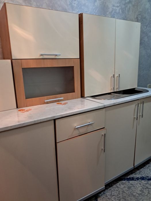 Кухонный гарнитур продам