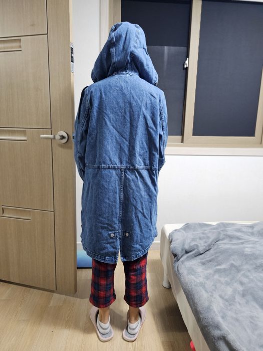 Продам джинсовую куртку Levi's