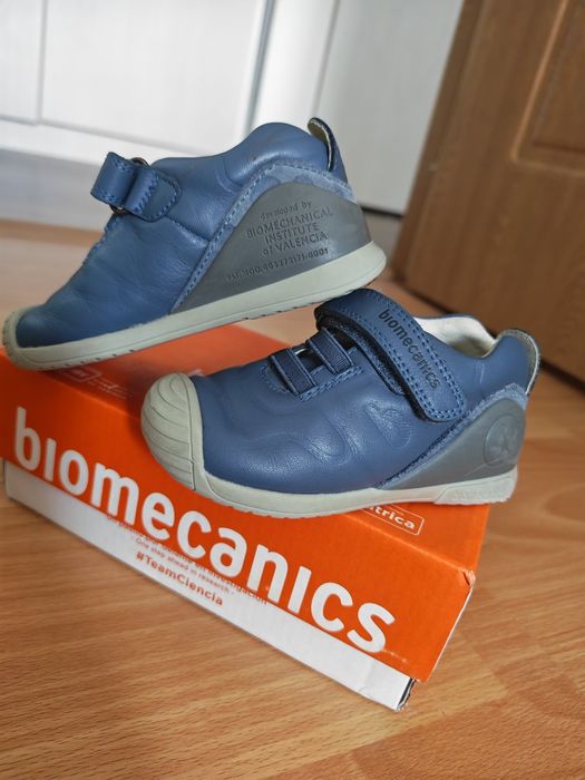Pantofi Biomecanics mărimea 22