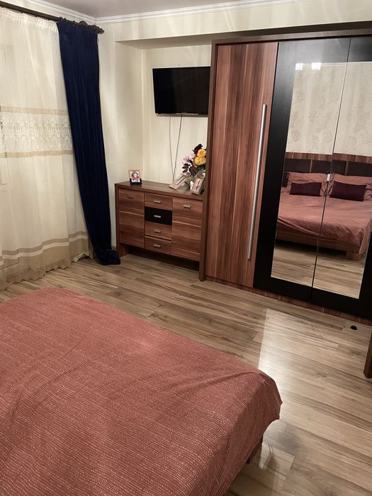 Apartament 3 camere , etaj 4