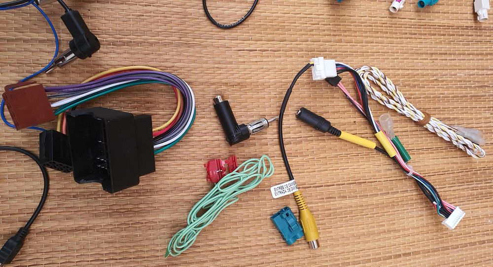 Echipamente audio pentru multimediaplayere Pioneer, Alpine, Zenec, etc