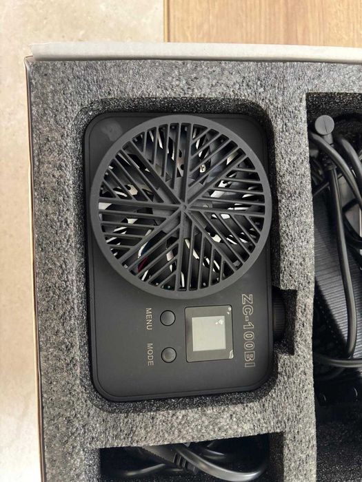 100W Portable COB Video Light 2700-7500K