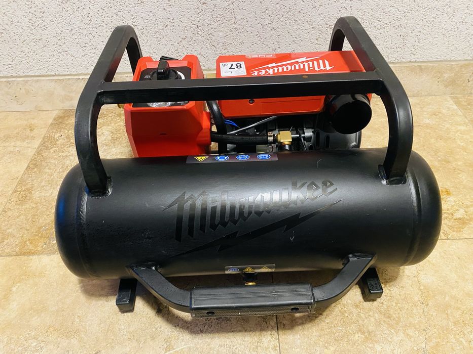 Milwaukee compresor M 18 FAC