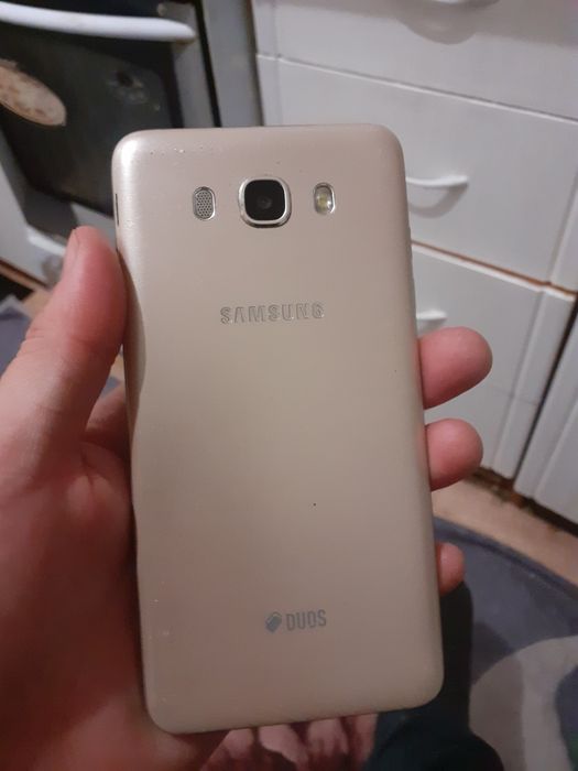 Продам телефон самсунг ж7