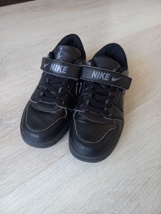 Кроссовки детские