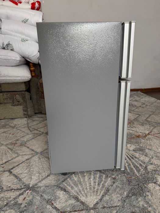 Холодильник Muxxed мальенкий