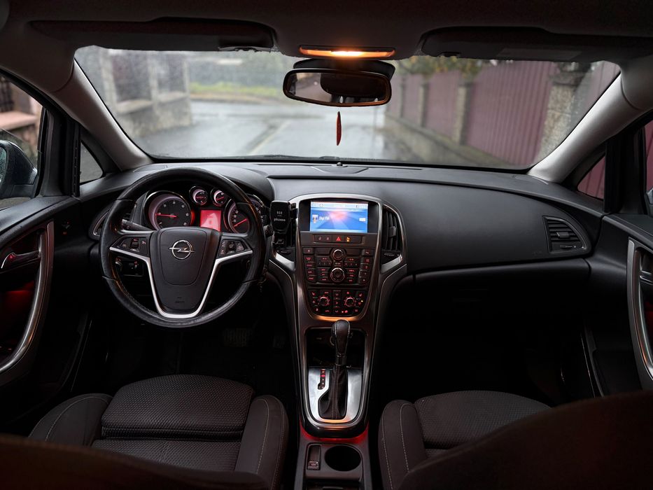 OPEL Astra 2011 — imagine 5