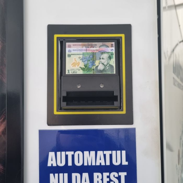 Automat de cafea cu bancnote