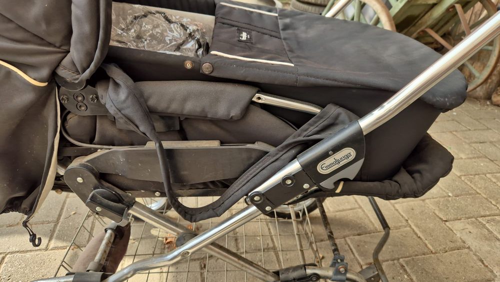 Cărucior pentru nou-născuți – stare foarte bună