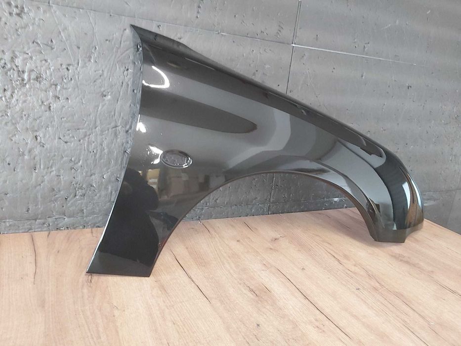 Aripa Fata Dreapta Peugeot 206 An 1998-2009 (KTX (Negru))