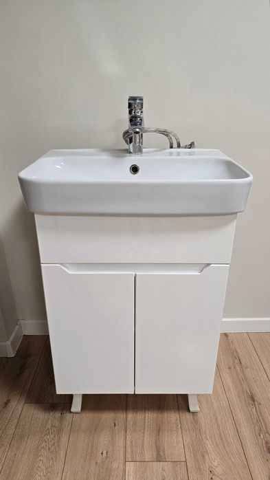 Раковина (+тумба+смеситель)