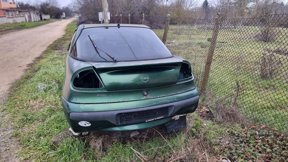 Опел Тигра на части
