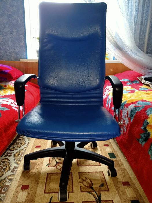 Продам офисное кресло