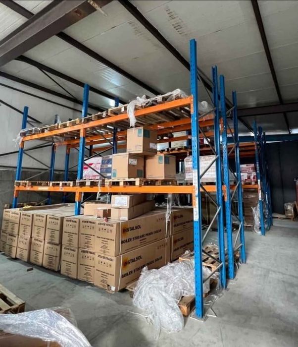 Vând rafturi metalice industriale la cela mai mic preț