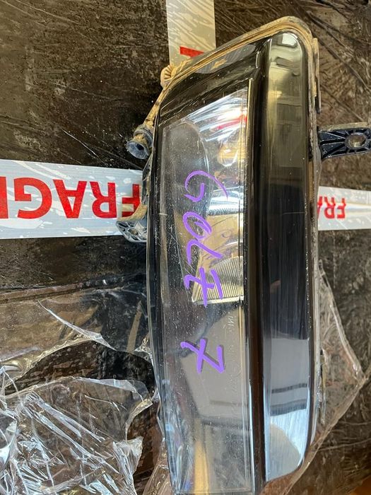 Proiector dreapta Volkswagen Golf 7