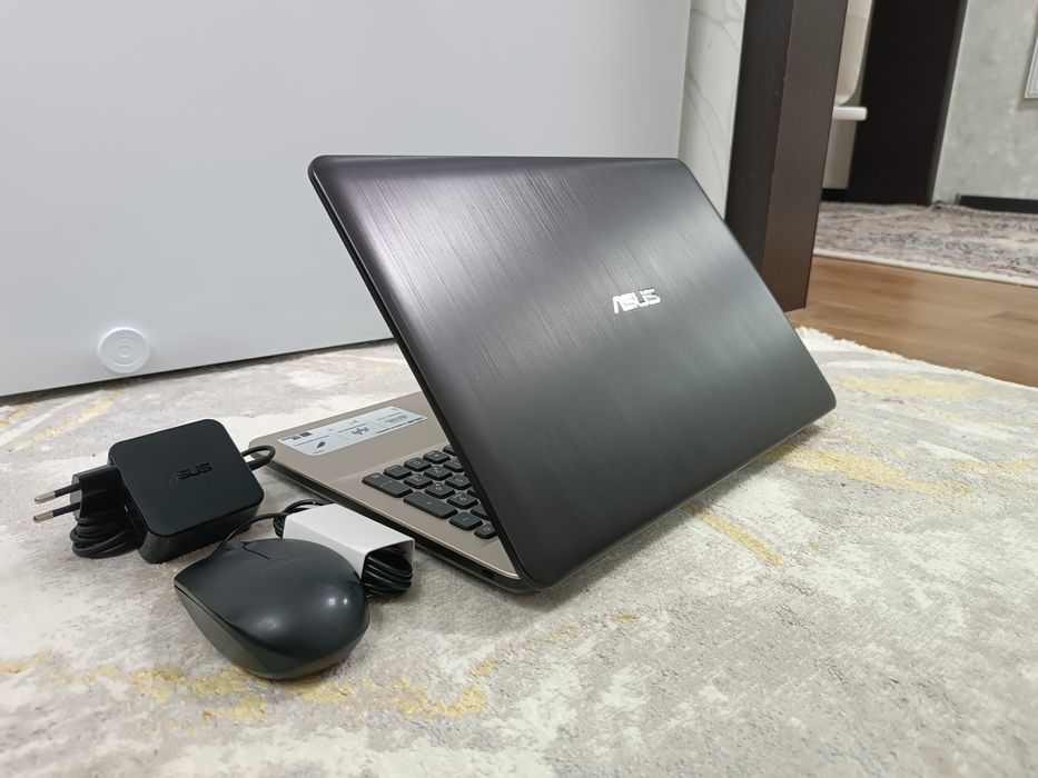 Ноутбук ASUS, ДЁШЕВО + мышка.