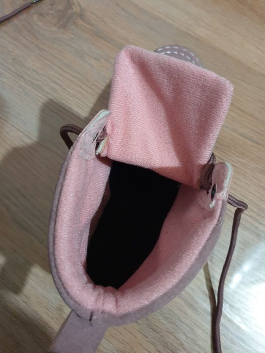 Продаю  новые демисезонные ботинки