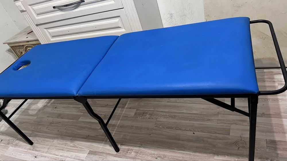 Кушетка для массажа и наращивание