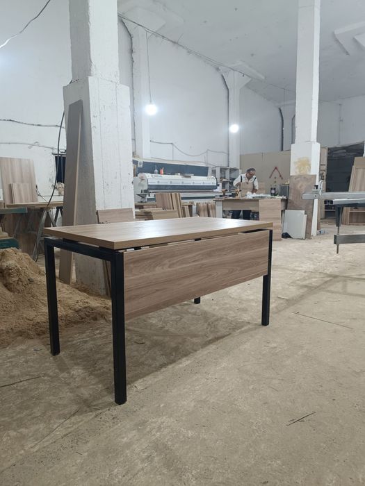 Мебель лофт дизайн интерер стол офис кухня подцветочники из металла