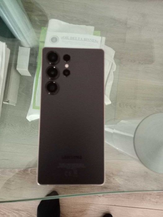 Продаю Samsung S25 ultra 12/256 как новый