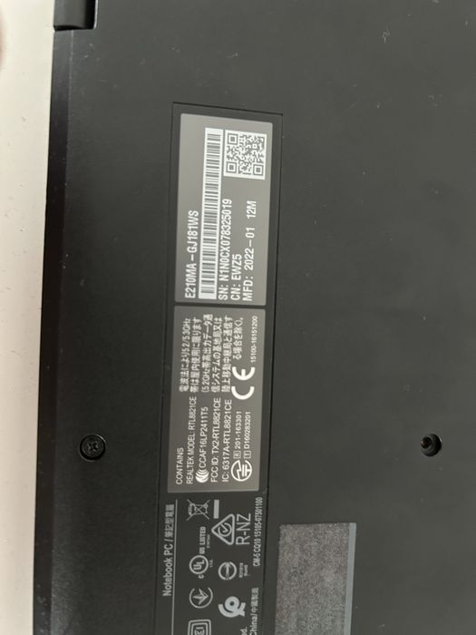 Laptop Asus E210